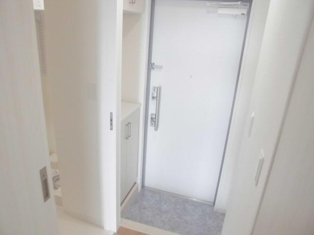 玄関　広い玄関スペース