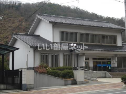 銀行　しまなみ信用金庫中之町支店（銀行）まで2014m