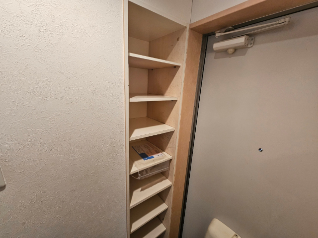 玄関　※別号室の参考写真です。