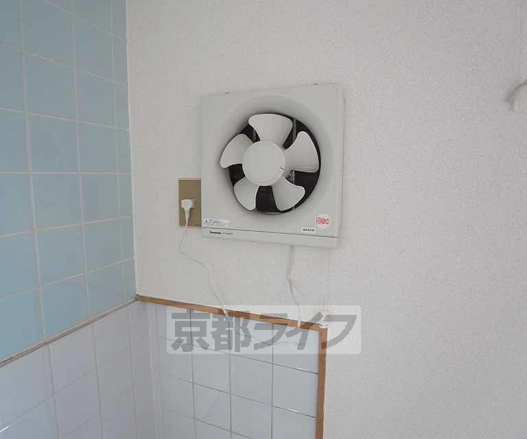 その他設備　キッチンの換気扇です