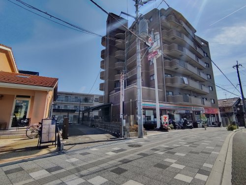 コンビニ　セブンイレブン 高槻富田5丁目店（コンビニ）まで391m