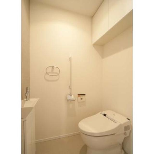 トイレ　※写真は同タイプ住戸です。