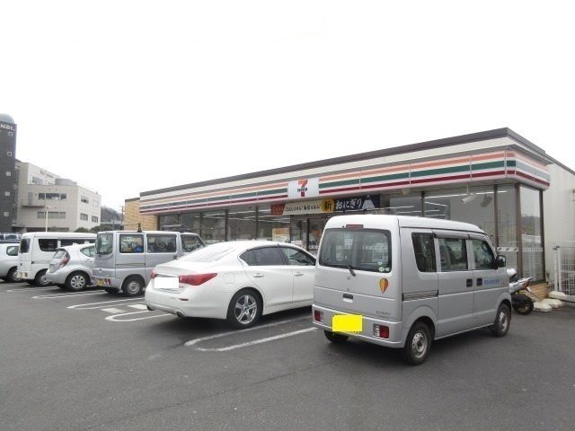 コンビニ　セブンイレブン（コンビニ）まで950m
