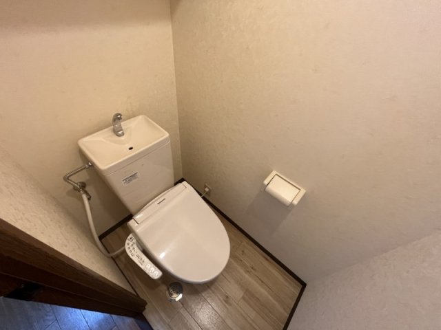 トイレ　※写真は他号室です