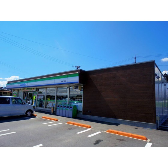 コンビニ　ファミリーマート飯田松尾新井店（コンビニ）まで698m