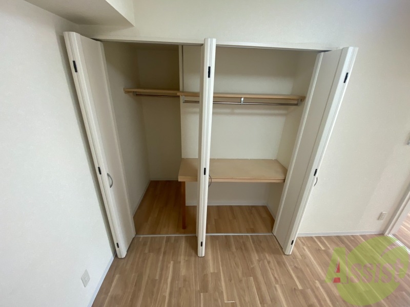 収納　寝室の収納です。部屋がすっきり片付きます。