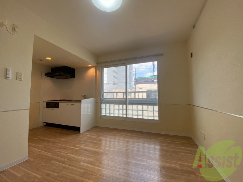居室・リビング　広くてキレイなお部屋が広がっていて、充実した生活が送れそう。