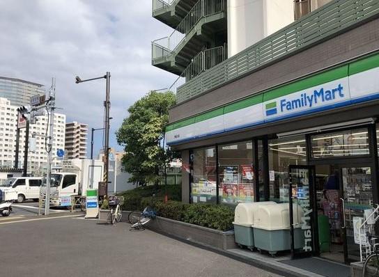 コンビニ　ファミリーマート東品川店（コンビニ）まで326m