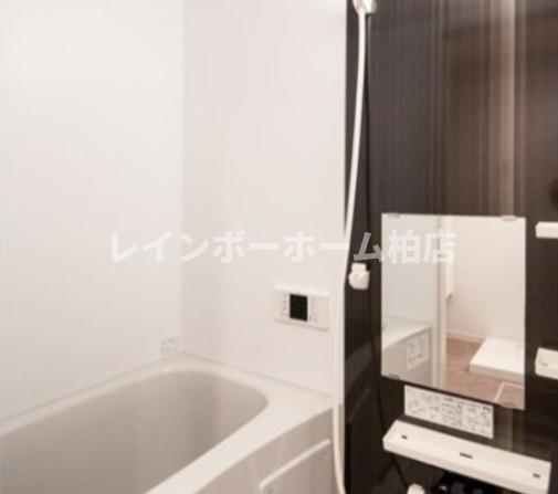 バス・シャワールーム　日々の疲れを癒すお風呂付です
