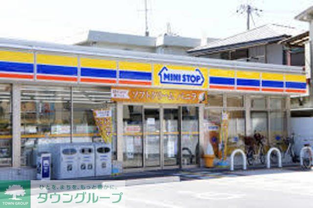 コンビニ　ミニストップ（コンビニ）まで490m