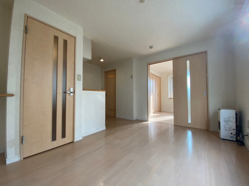 居室・リビング　広くてキレイなお部屋が広がっていて、充実した生活が送れそう。