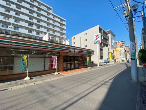 コンビニ　セブンイレブン 北松戸駅南店（コンビニ）まで616m
