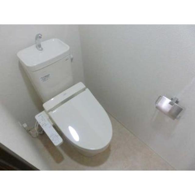 トイレ　※写真は同タイプ住戸です。