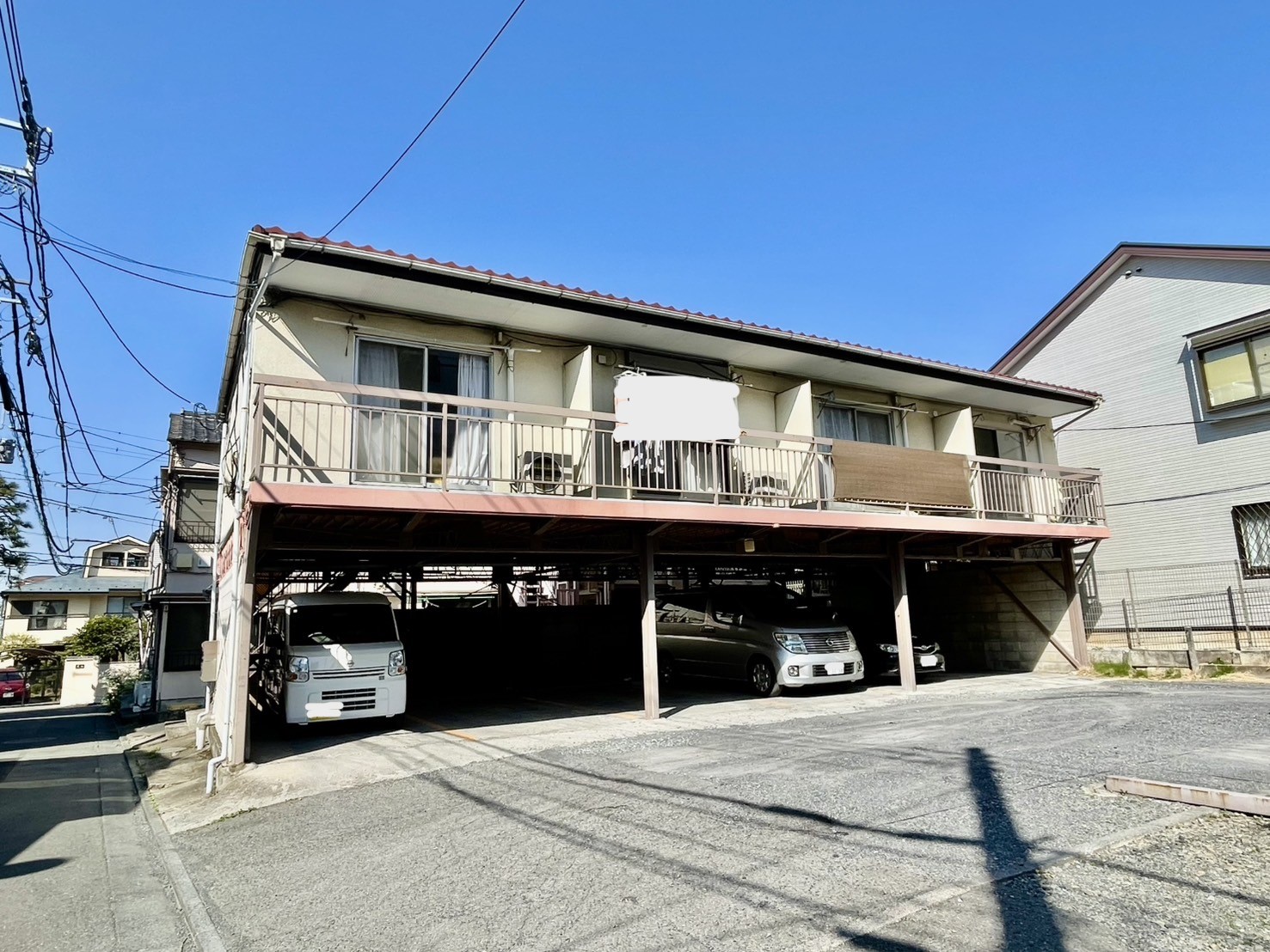 建物外観　前面駐車場のため陽当り・通風・眺望良好です！