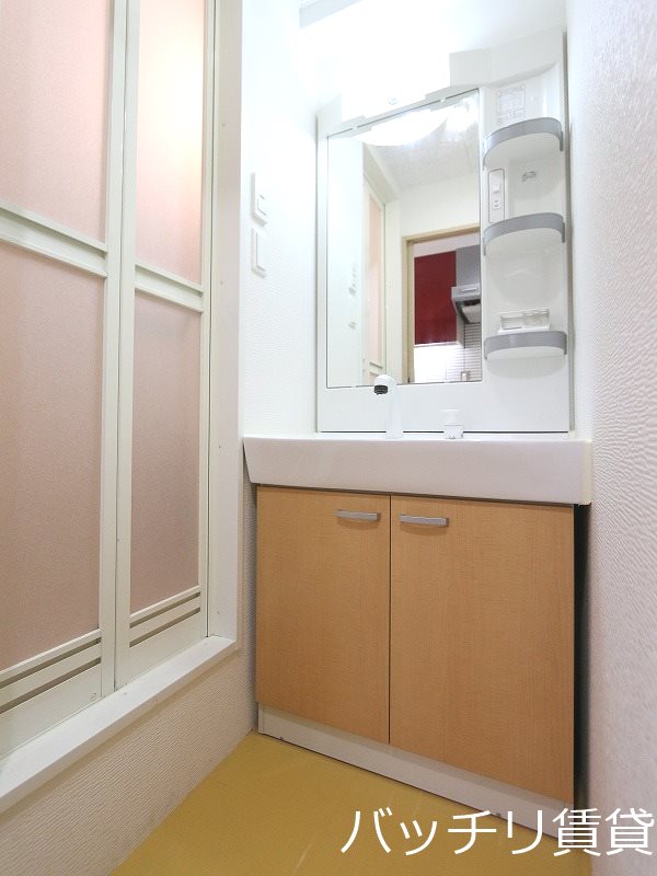 洗面設備　※同型タイプの為、現状を優先いたします