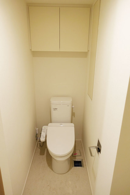 トイレ　※写真は同タイプ住戸です。