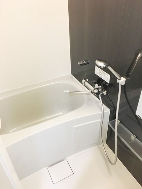 バス・シャワールーム　ゆったり過ごせるお風呂です