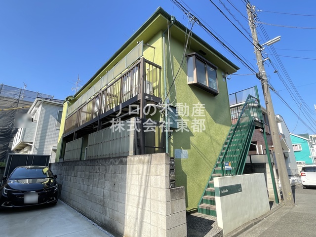 建物外観　周辺は閑静な住宅街ですので落ち着いた住環境です！