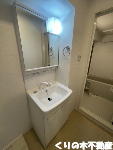 洗面設備　広い洗面スペース