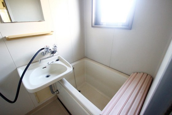バス・シャワールーム　※別部屋の写真です