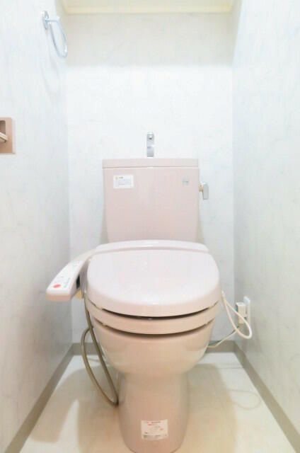 トイレ　※別部屋(反転)の参考写真です。