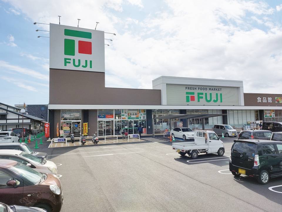 スーパー　フジ古川椿店（スーパー）まで390m