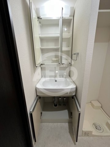 洗面設備　レグゼスタ弁天町　独立洗面台