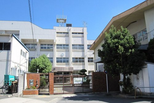 中学校　春日出中学校（中学校）まで650m