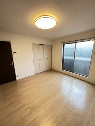 居室・リビング　退去前につき別のお部屋の写真です。