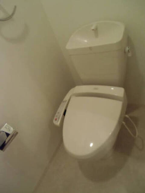 トイレ　温水洗浄暖房便座