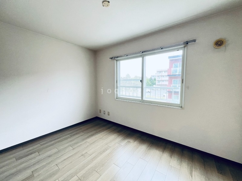 その他部屋・スペース　日当たりの良い明るいお部屋です。