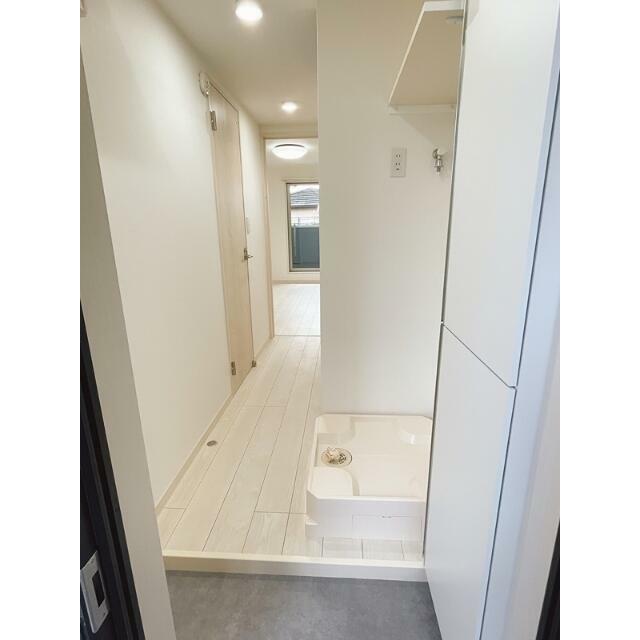 玄関　※建築中のため類似仕様物件写真を掲載しています。