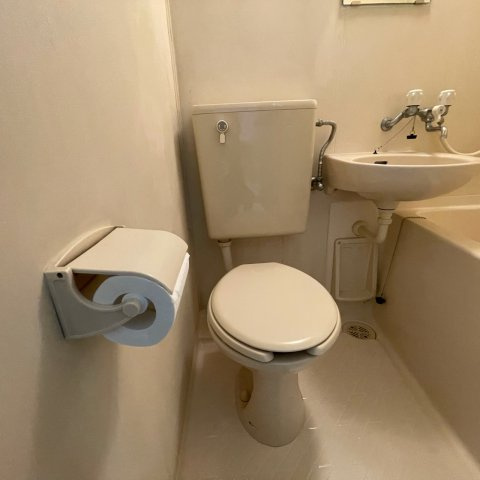 トイレ　浴室内にトイレがあります！