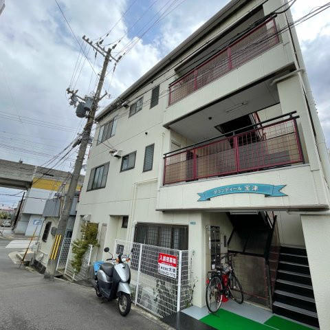 建物外観　最寄駅から5分以内の駅近物件！