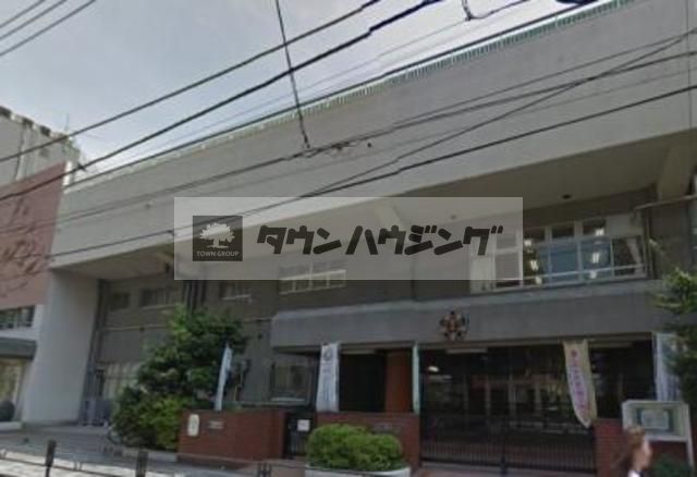小学校　台東区立蔵前小学校（小学校）まで580m