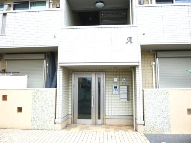 ガーデンコート金岡 A棟の外観写真