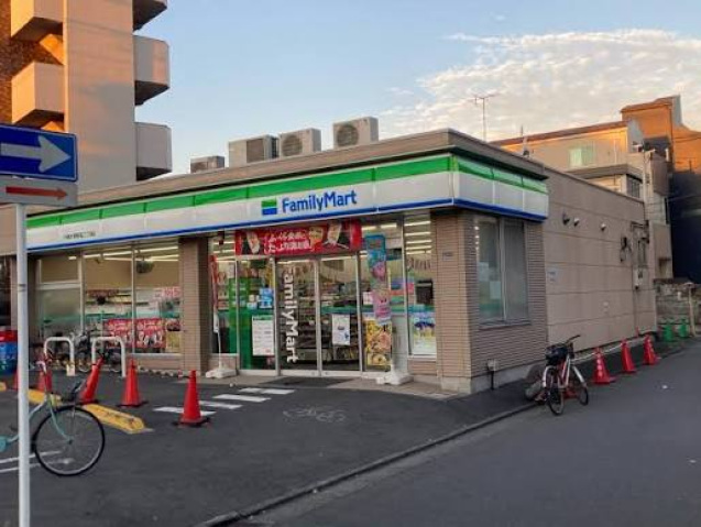 コンビニ　ファミリーマート川崎大師駅前店（コンビニ）まで435m