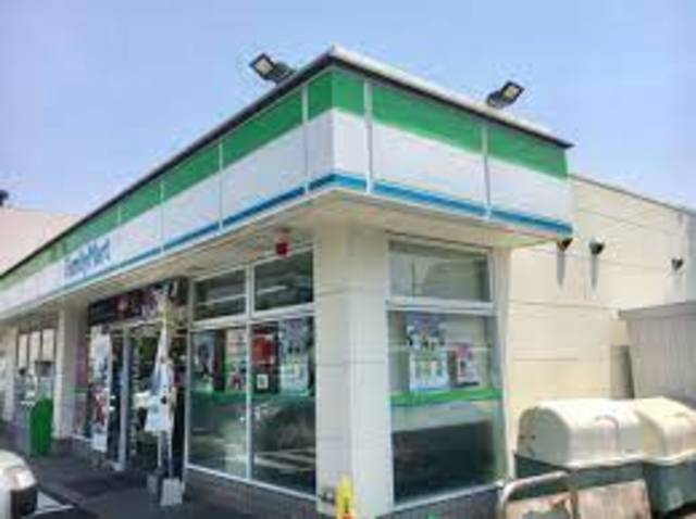 コンビニ　ファミリーマート大津西の庄店（コンビニ）まで986m