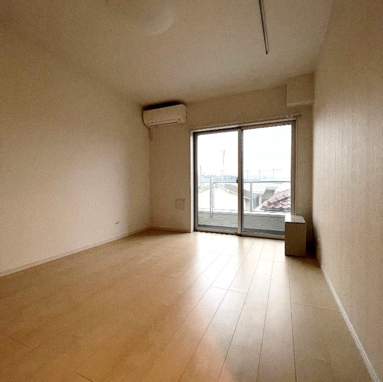 居室・リビング　同建物の別部屋の写真