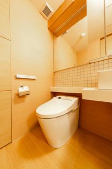 トイレ　※写真は同タイプ住戸です。