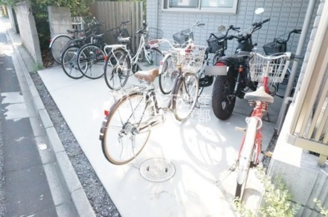 その他共有部分　自転車置き場あります☆