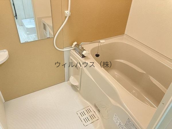 バス・シャワールーム　浴室乾燥機付き！