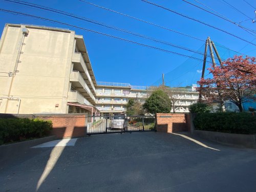 中学校　松戸市立第六中学校（中学校）まで1415m