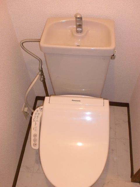トイレ　※同物件、別部屋の写真です。