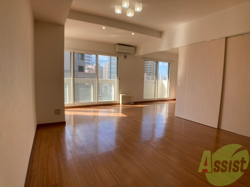 居室・リビング　広くてキレイなお部屋が広がっていて、充実した生活が送れそう。