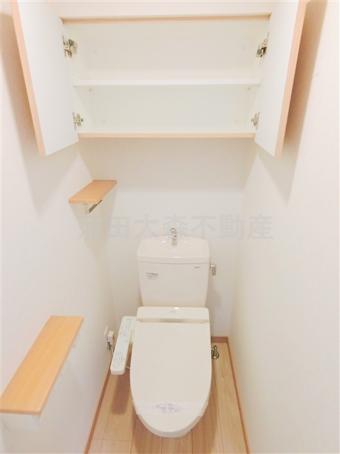 トイレ　トイレ　温水洗浄便座　棚付き