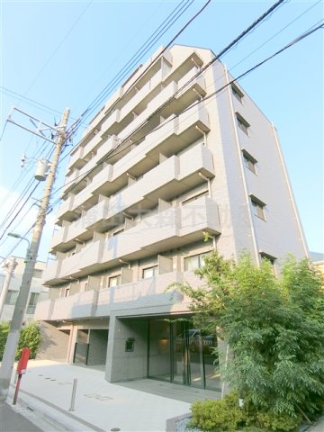 建物外観　2017年9月築　RC鉄筋コンクリート造地上8階建て1K 2