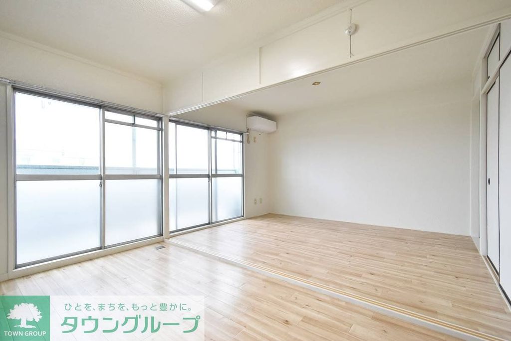 ビレッジハウス向台タワー1号棟の居間写真