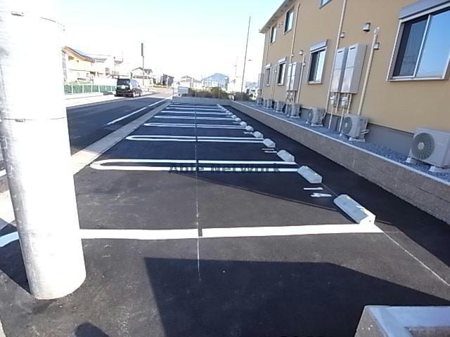 駐車場　駐車場