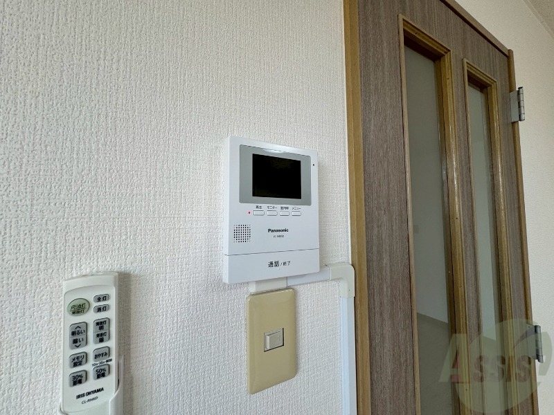 セキュリティ　ＴＶモニター付インターホンです。来客者の顔が見えるので安心！
